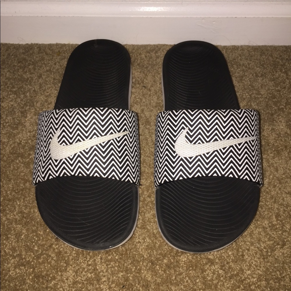 Chevron Nike Slides